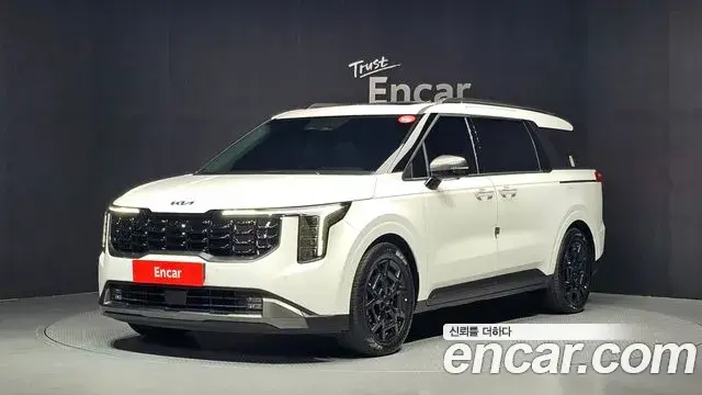 Kia Carnival 2025 — Фото 1/20