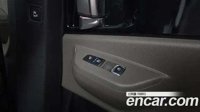 Kia Carnival 2025 — Фото 18/20