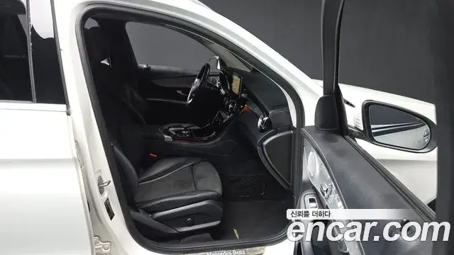 Mercedes-Benz GLC-Class 2019 — Şəkil 19/32