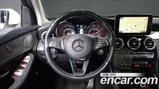 Mercedes-Benz GLC-Class 2019 — Şəkil 17/32