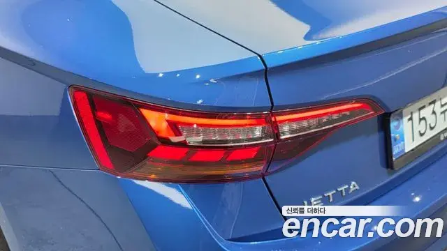 Volkswagen Jetta 2023 — ფოტო 14/34