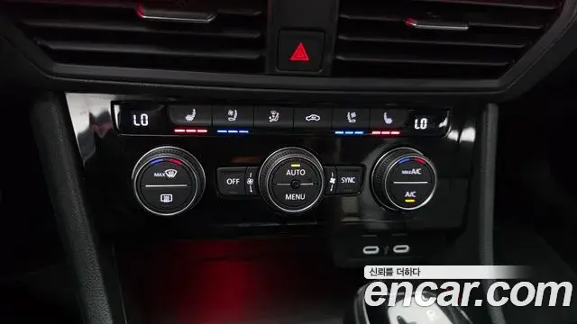Volkswagen Jetta 2023 — ფოტო 33/34