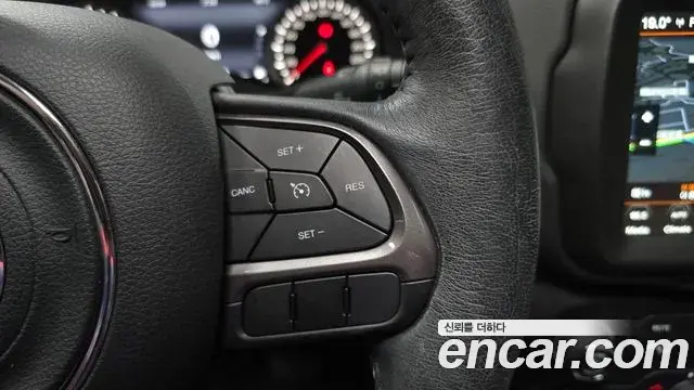 Jeep Renegade 2019 — ფოტო 28/32