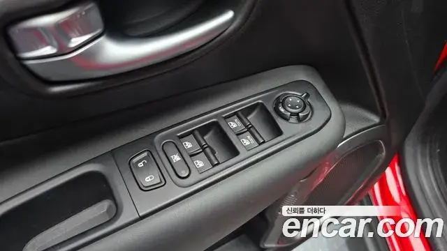 Jeep Renegade 2019 — ფოტო 1/32