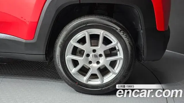 Jeep Renegade 2019 — ფოტო 9/32