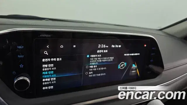 Hyundai Sonata Hybrid 2019 — Photo 21/37