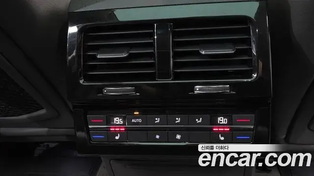 Volkswagen Touareg 2021 — Şəkil 20/20