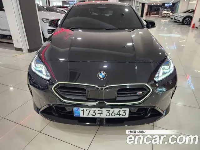 BMW 1 Series 2025 — Photo 2/18