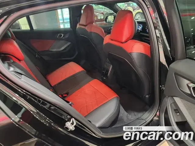 BMW 1 Series 2025 — Photo 12/18