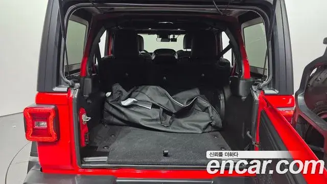 Jeep Wrangler 2024 — Photo 30/33