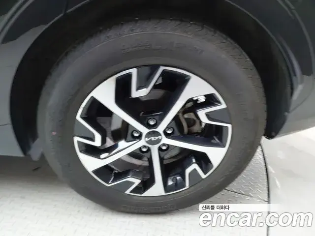 Kia Sportage 2023 — Şəkil 18/30
