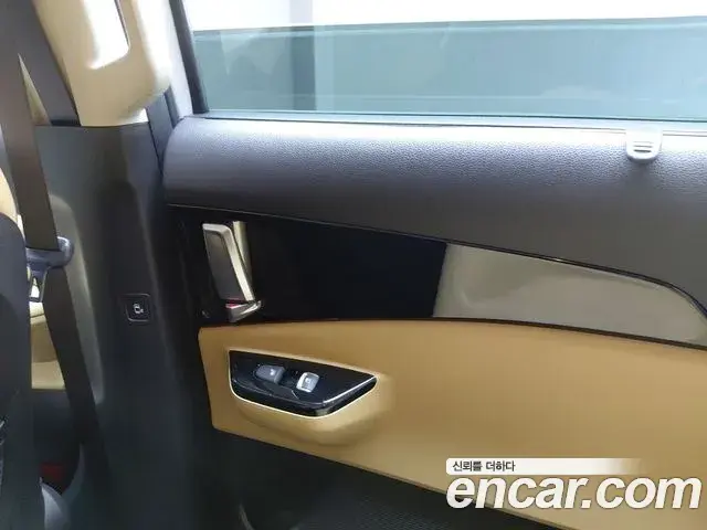 Kia Carnival 2022 — Фото 19/20