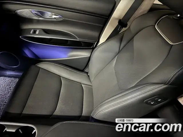Genesis GV70 2021 — Photo 4/10