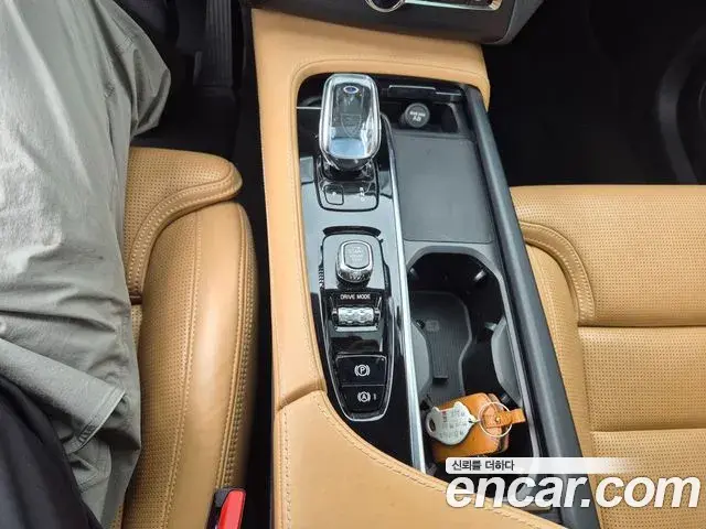 Volvo XC90 2021 — Фото 12/20