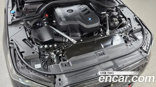 BMW 5 Series 2025 — Photo 6/20