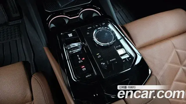 BMW 5 Series 2025 — Photo 9/20