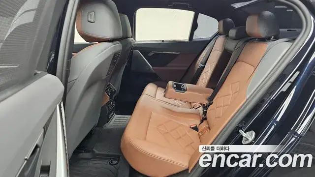 BMW 5 Series 2025 — Photo 12/20