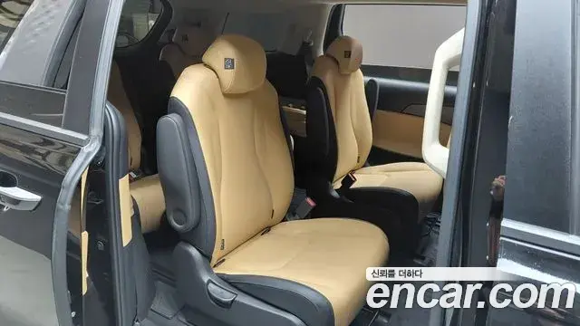 Kia Carnival 2021 — Şəkil 11/20