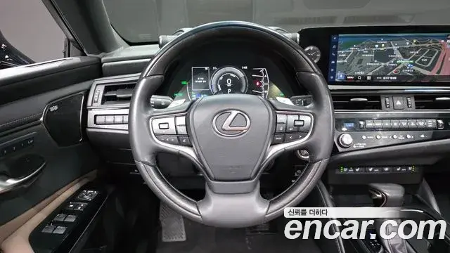 Lexus ES300h 2023 — ფოტო 22/36