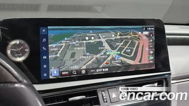 Lexus ES300h 2023 — ფოტო 31/36