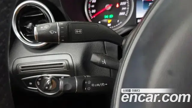 Mercedes-Benz C-Class 2018 — Фото 19/20