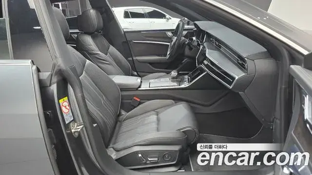 Audi A7 2020 — Фото 11/20