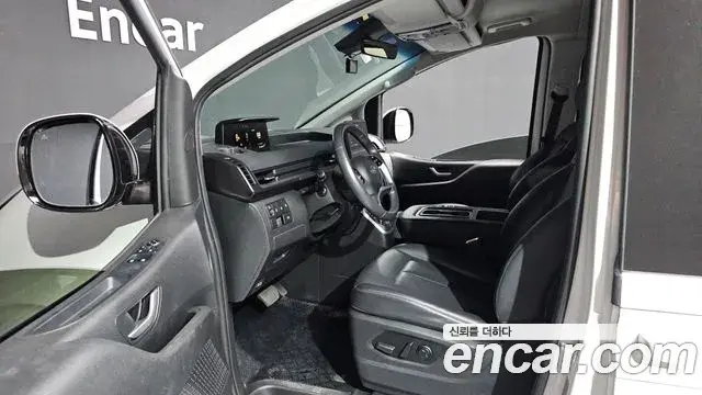 Hyundai Staria 2023 — Photo 10/20