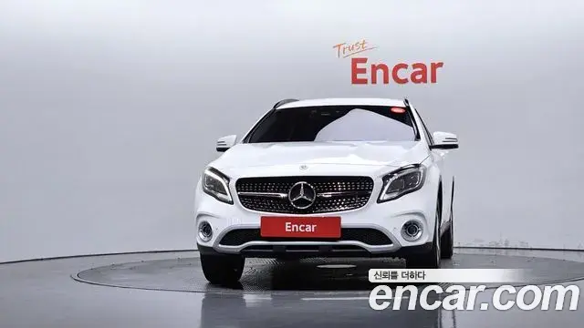 Mercedes-Benz GLA-Class 2019 — Фото 3/20
