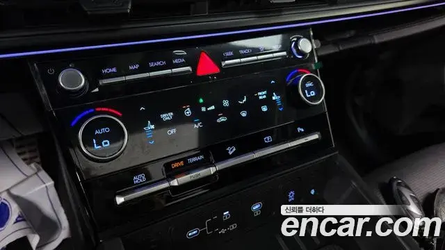 Hyundai Santa Fe 2024 — Фото 17/20