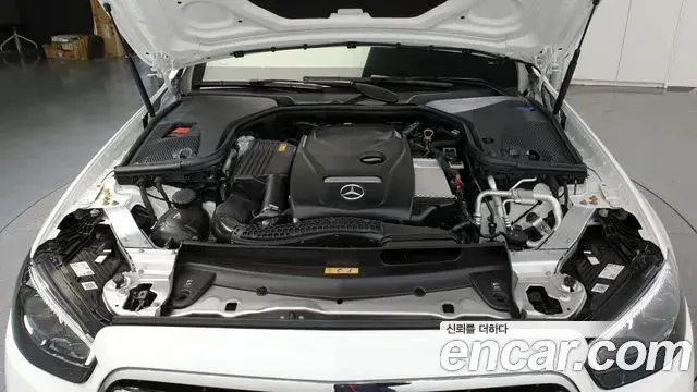 Mercedes-Benz E-Class 2022 — Фото 5/20
