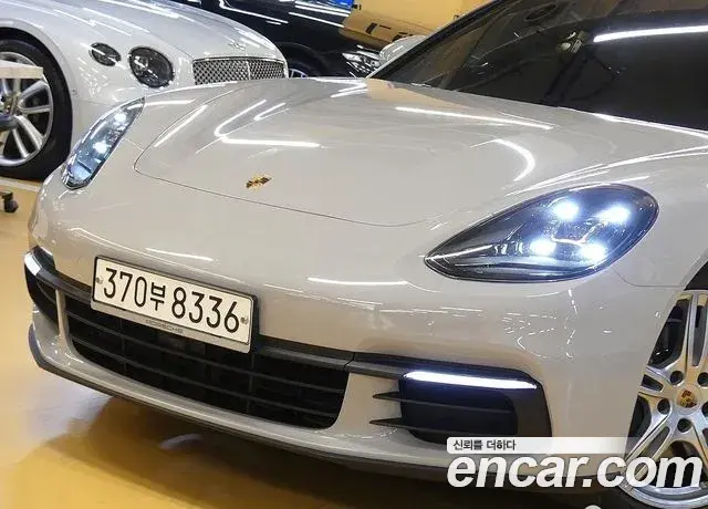 Porsche Panamera 2018 — Фото 4/20