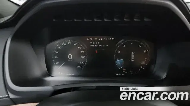 Volvo XC90 2019 — Photo 8/20