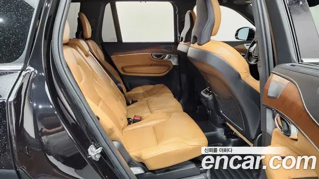 Volvo XC90 2019 — Photo 12/20