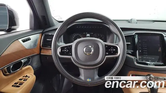 Volvo XC90 2019 — Photo 13/20