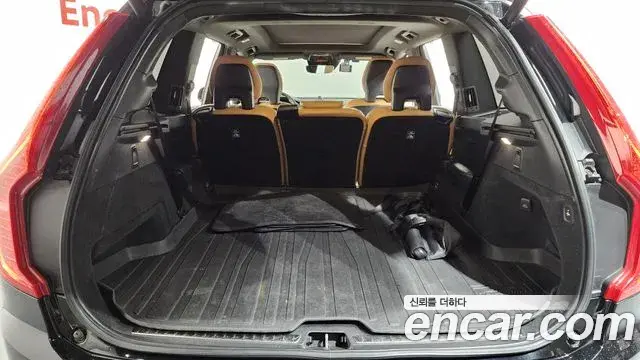 Volvo XC90 2019 — Photo 20/20