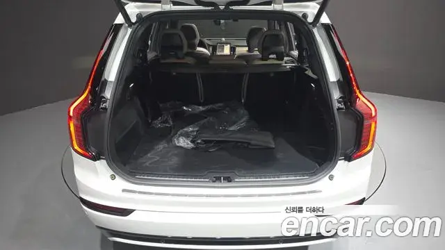 Volvo XC90 2025 — Photo 19/33
