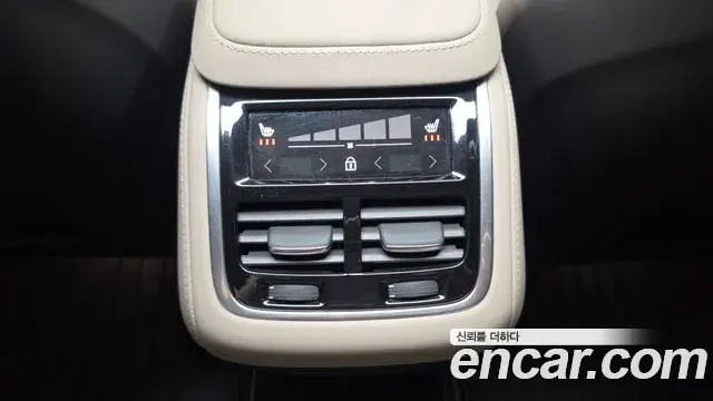 Volvo XC90 2025 — Photo 16/33