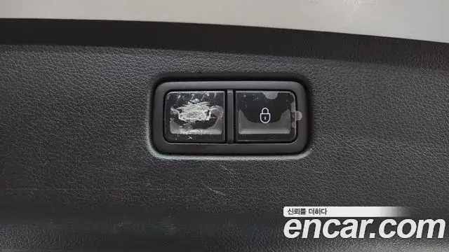 Genesis GV70 2025 — Photo 24/34