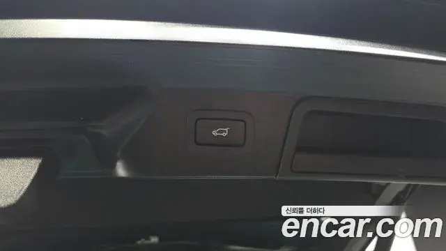 Land Rover Range Rover Velar 2019 — Photo 29/38
