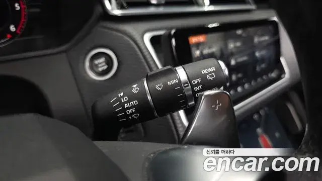 Land Rover Range Rover Velar 2019 — Photo 31/38