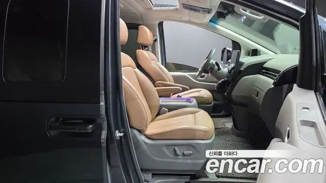 Hyundai Staria 2021 — Фото 11/20