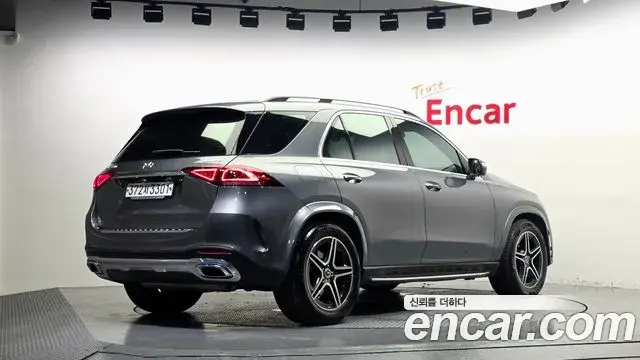 Mercedes-Benz GLE-Class 2019 — Photo 2/20