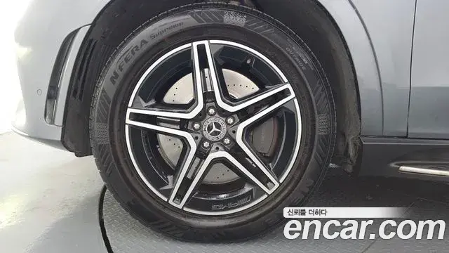 Mercedes-Benz GLE-Class 2019 — Photo 5/20