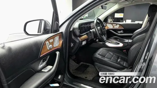 Mercedes-Benz GLE-Class 2019 — Photo 10/20