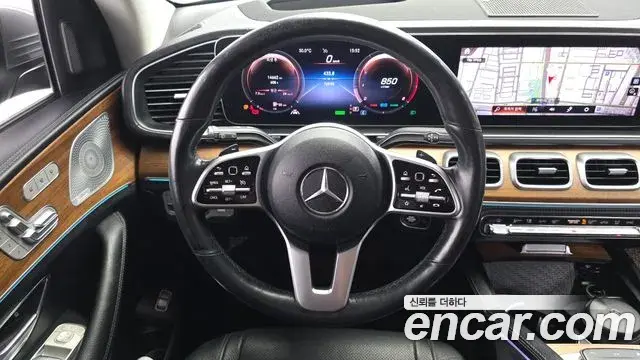 Mercedes-Benz GLE-Class 2019 — Photo 13/20