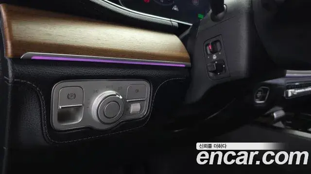 Mercedes-Benz GLE-Class 2019 — Photo 16/20