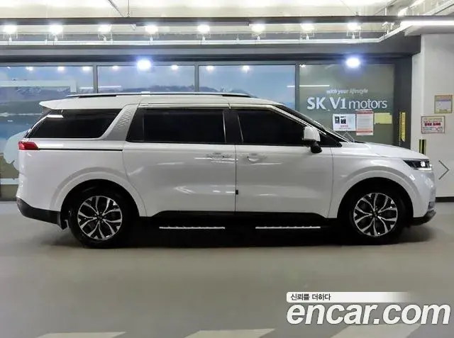 Kia Carnival 2021 — Photo 2/20