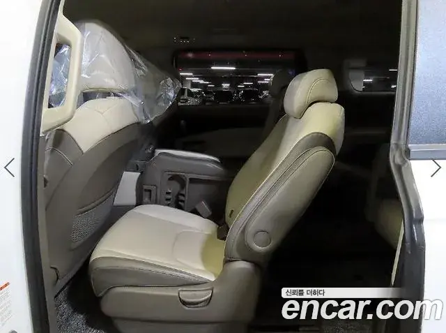 Kia Carnival 2021 — Photo 9/20