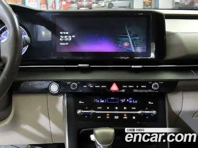 Kia Carnival 2021 — Photo 11/20