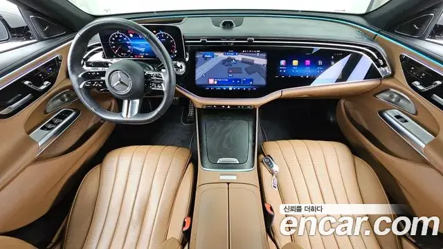Mercedes-Benz E-Class 2024 — Photo 7/20